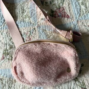 Lululemon Everywhere Belt Bag 1L *Fleece
